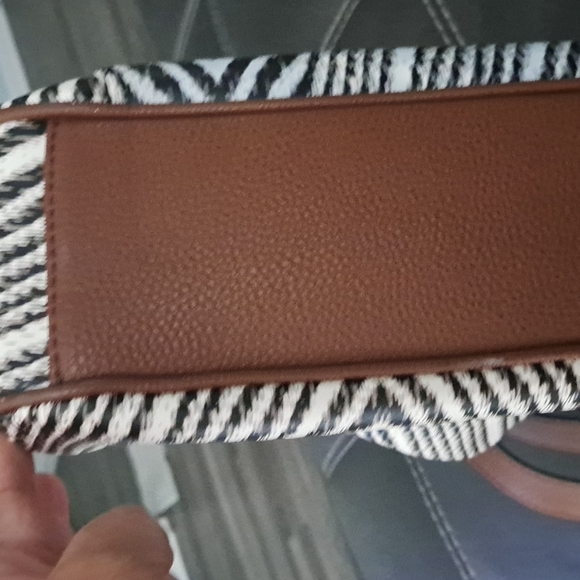 New liz Claiborne purse / leather / - Picture 6 of 6